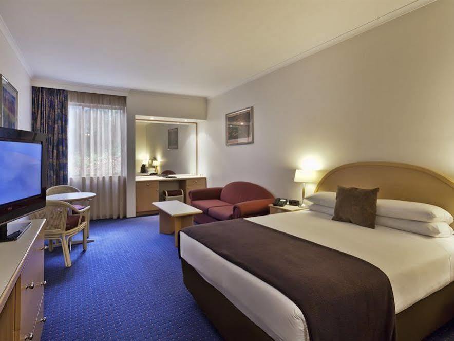 Quality Hotel Manor Mitcham Luaran gambar